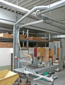 Rohrleitungsführung Maschinenanschluss