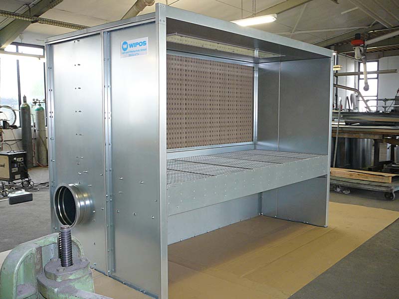 Trockenspritzstand mit Unterabsaugung, Ansicht1