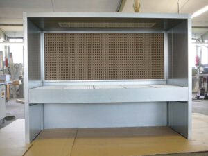 Trockenspritzstand mit Unterabsaugung, Ansicht2